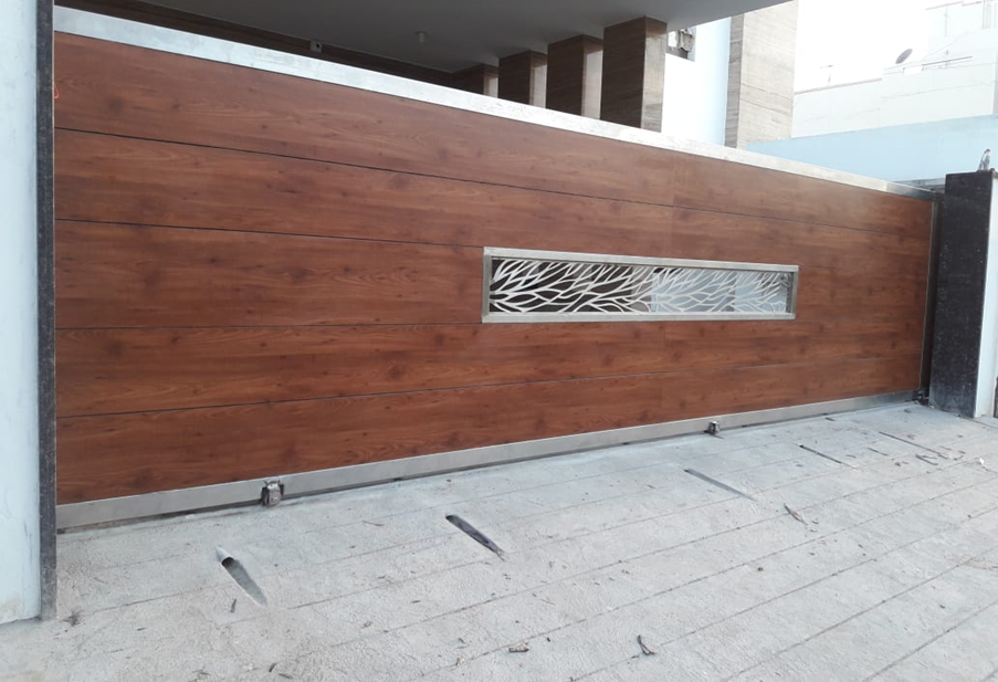 Gates 3 Branch Motif Wood Panel Gate - SilverVista Chennai